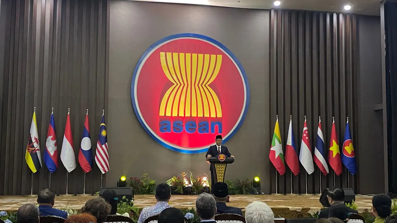 Menteri Luar Negeri RI Sugiono menyoroti penderitaan warga Gaza pada peringatan Hari ASEAN di Jakarta pada Jumat (8/8/2025) (Dok. Liputan6.com/Teddy Tri Setio Berty).