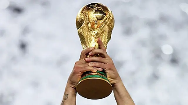 Ilustrasi trofi piala dunia