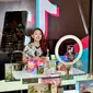 Media workshop Tokopedia dan ShopTokopedia bersama brand lokal, "Kupas Tuntas Kiat Live Shopping yang Seru." di TikTok Creator House di kawasan Kota Tua Jakarta, 19 Agustus 2024. (Liputan6.com/Asnida Riani)