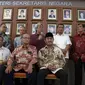 Tim 9 memberikan keterangan pers terkait rekomendasi kisruh KPK vs Polri, Jakarta, Rabu (28/1/2015). (Liputan6.com/Faizal Fanani)