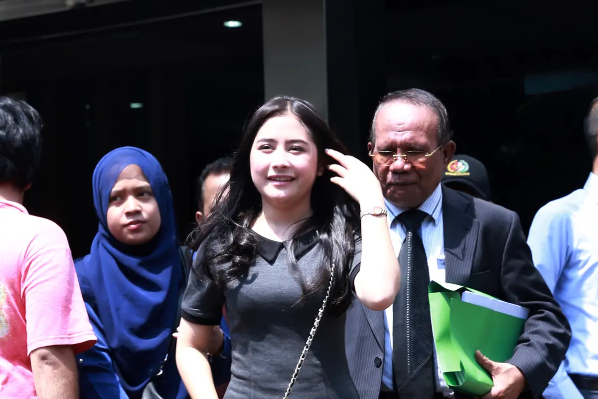 [Bintang] Prilly Latuconsina