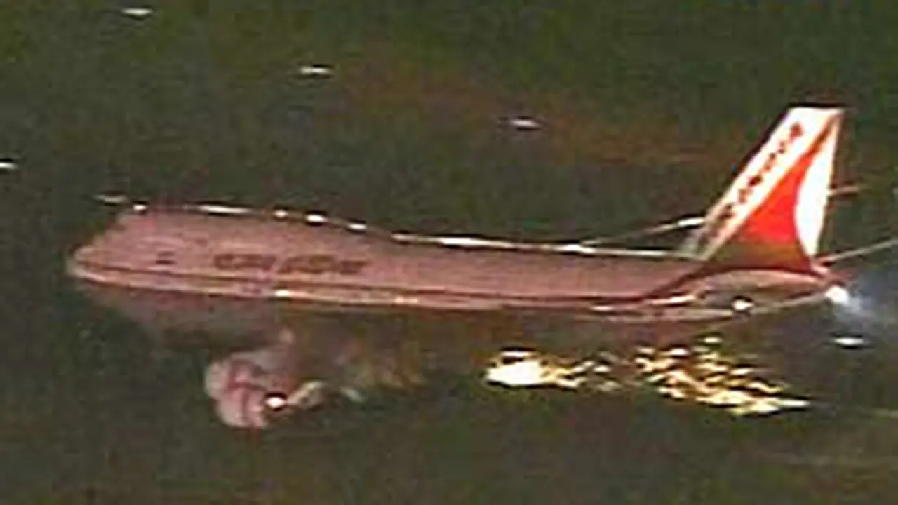 201205dlnpesawat.jpg