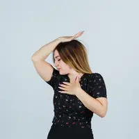 bau ketiak bisa mengganggu kegiatan sehari-hari. credits: freepikhe