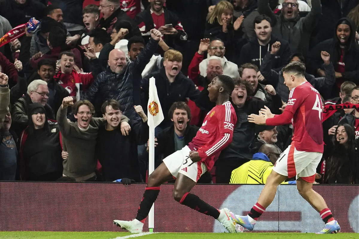 Foto: Malam Roller Coaster di Old Trafford, Harry Maguire Jadi Pahlawan Kemenangan MU