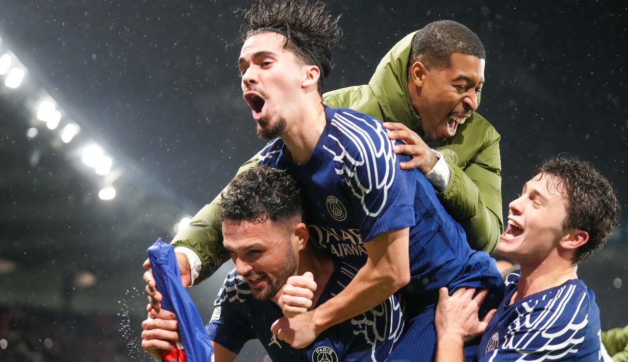 PSG sukses mengalahkan Manchester City dengan skor 4-2 dalam laga matchday 7 League Phase Liga Champions 2024/2025 yang digelar di Parc des Princes, Kamis (23/1/2025) dini hari WIB. (AP Photo/Michel Euler)