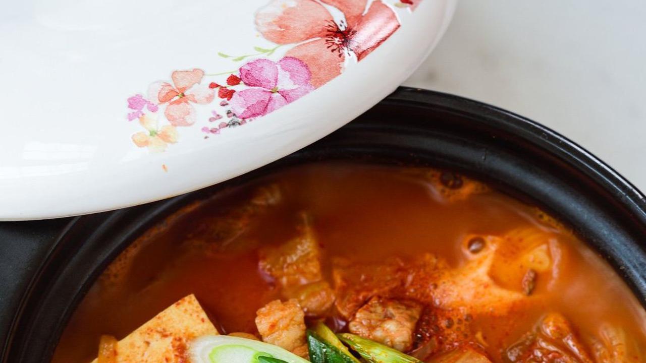 Kimchi Jiggae dengan Tuna atau Chamchi Kimchi