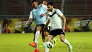 Dua mantan pemain Timnas Italia, Marco Materazzi (kiri) dan Gianluca Zambrotta bergabung dalam skuad Football Legends yang akan berlaga melawan Indonesia All Star di Stadion GBK Jakarta, (6/6/2014). (Liputan6.com/Helmi Fithriansyah)