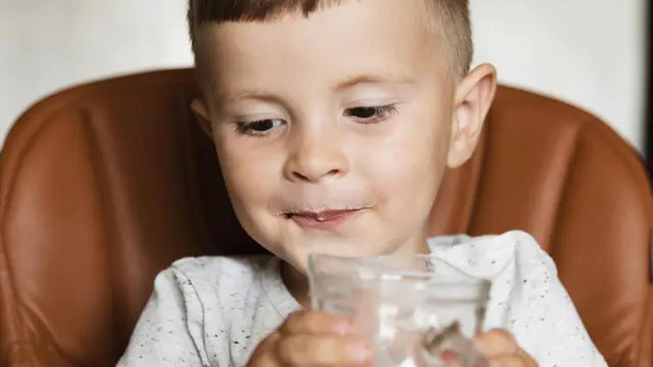 5 Tanda Dehidrasi pada Anak: Pahami Gejalanya Sejak Awal, Si Kecil Mungkin Terlihat Sehat!