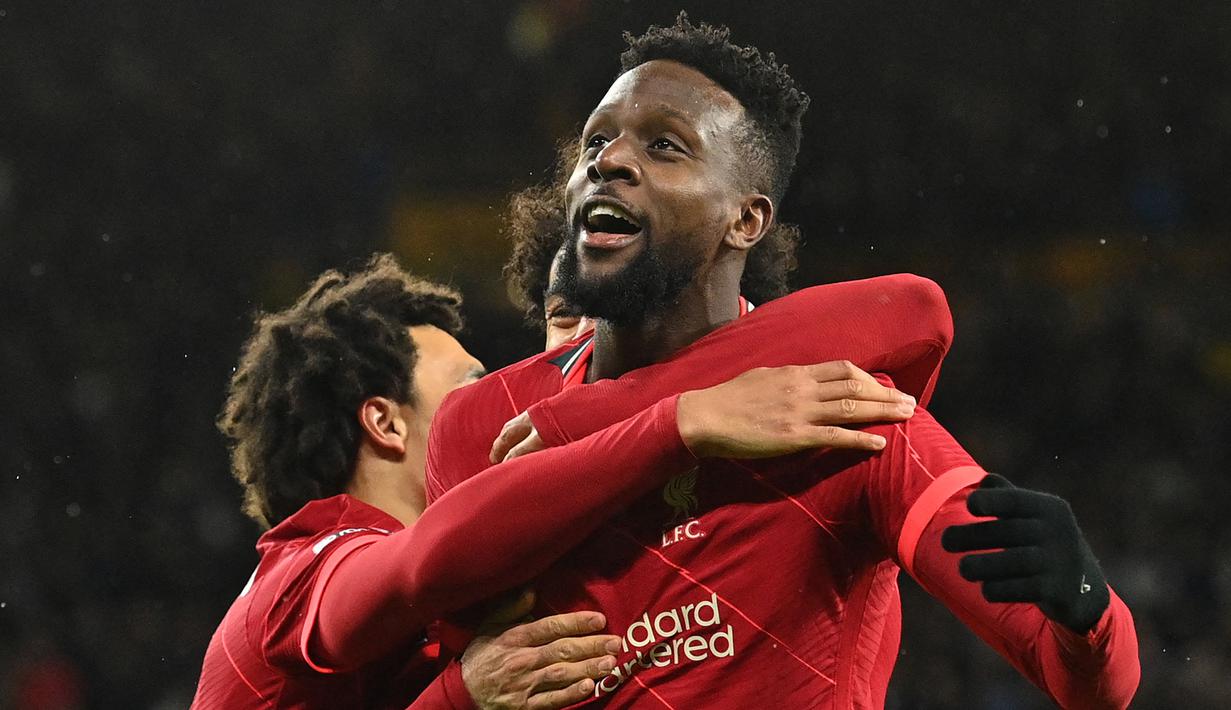 Selain Mo Salah dan Mane, Jurgen Klopp juga memiliki pencetak gol dari bangku cadangan yang bernama Divock Origi. Penyerang asal Belgia tersebut tercatat telah mengantongi dua gol sebagai pemain pengganti pada musim ini, termasuk gol kemenangan melawan Wolves pada menit ke-90+4. (AFP/Justin Tallis)