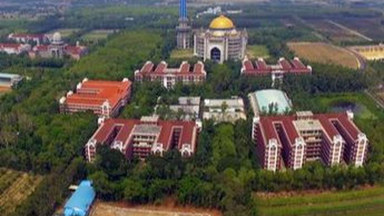 Hakim Prasodjo 30 bidang atau 31 sertifikat. Terakhir Sofia Al Widad sebanyak 42 bidang dengan luasan 396.000 meter persegi.