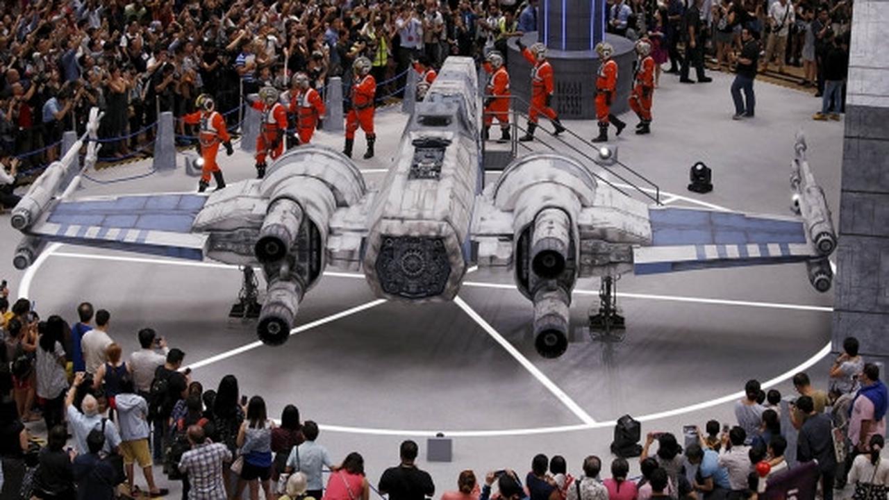 Mampir di Changi, pesawat Star Wars hebohkan warga Singapura