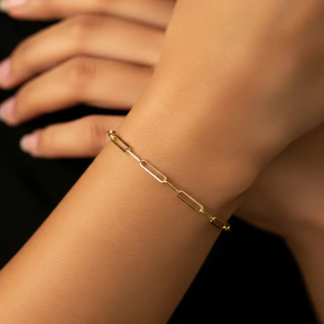 Model Gelang Emas Tipis yang Nyaman Dipakai Harian (Image by ChatGPT)