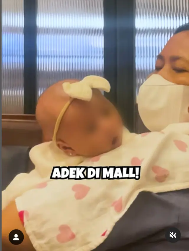 6 Potret Leshia Anak Lesti Kejora Pertama Kali Keluar Rumah, Gemas di Usia Dua Bulan