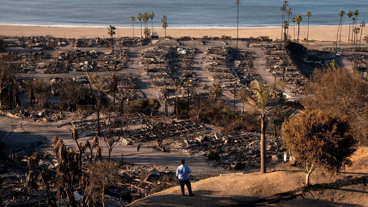 Los Angeles luluh lantak bak medan perang akibat kebakaran dahsyat