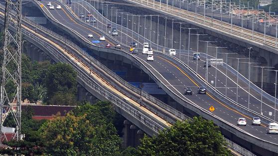 40 Ribu Kendaraan Tinggalkan Jakarta via Tol Layang MBZ pada H-1 Libur Panjang Isra Miraj