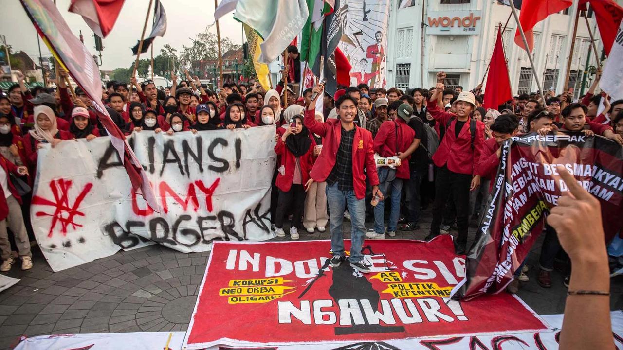 FOTO: Mahasiswa di Sejumlah Kota Gelar Aksi Tuntut Perbaikan Kebijakan Ekonomi