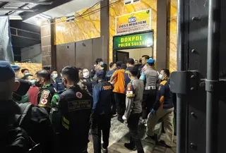 Jenazah perempuan korban kecelakaan pesawat ATR 42-500 (Fauzan/Liputan6.com)