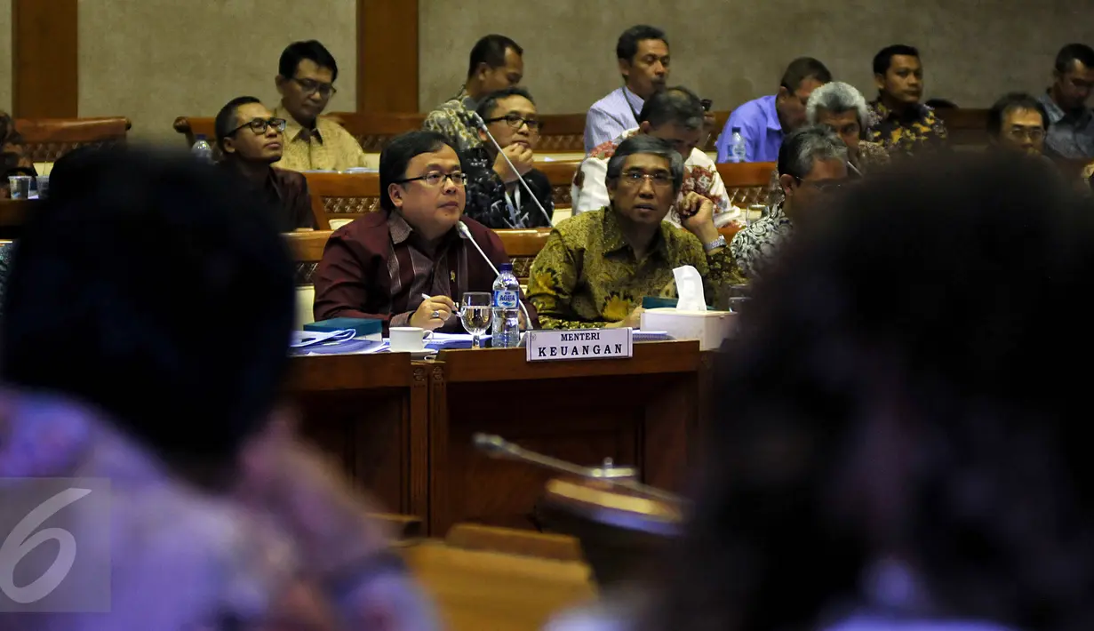 Menteri Keuangan Bambang Brodjonegoro mengikuti rapat kerja dengan Komisi XI di Komplek Parlemen Senayan, Jakarta, Selasa (6/10/2015). Rapat tersebut membahas rencana kerja dan anggaran Kementrian Keuangan tahun 2016. (Liputan6.com/Johan Tallo)