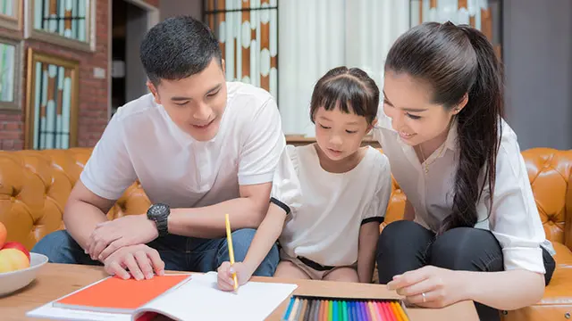 Tak perlu kuatir jika anak malas belajar, Bunda sebagai orang tua hanya perlu melakukan cara ini agar anak mau belajar!