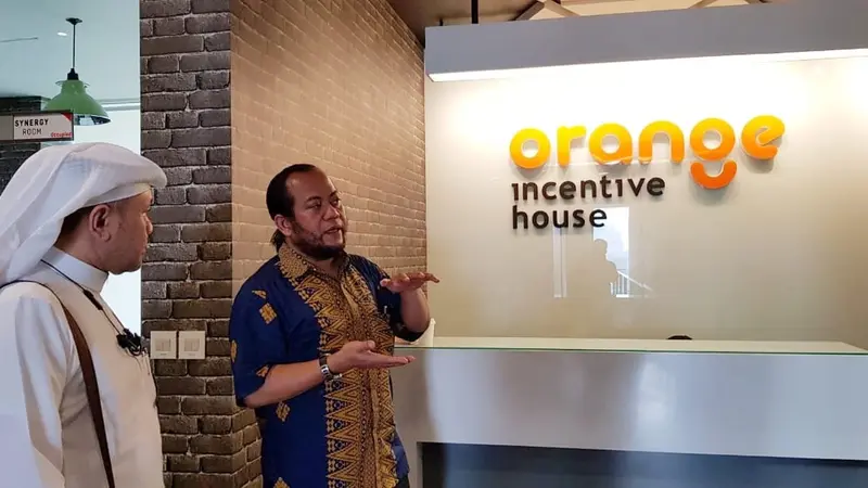 Vice Precident Al Daar Al Mamoor, Asim Garoot (kiri) saat menyambangi kantor Panorama JTB Tours Indonesia. (Istimewa)