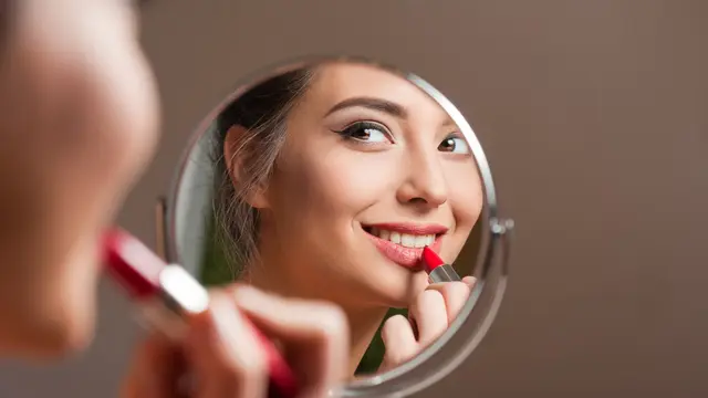 Daily Makeup Routine yang Nggak Boleh Ketinggalan untuk Memulai Hari, Bikin Tampilan jadi Cantik Natural