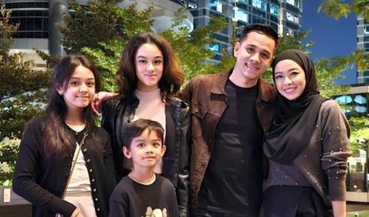 Melalui berbagai potret keluarga yang dibagikan, terlihat jelas bahwa keluarga Stockhorst adalah keluarga yang kompak dan harmonis.&nbsp;