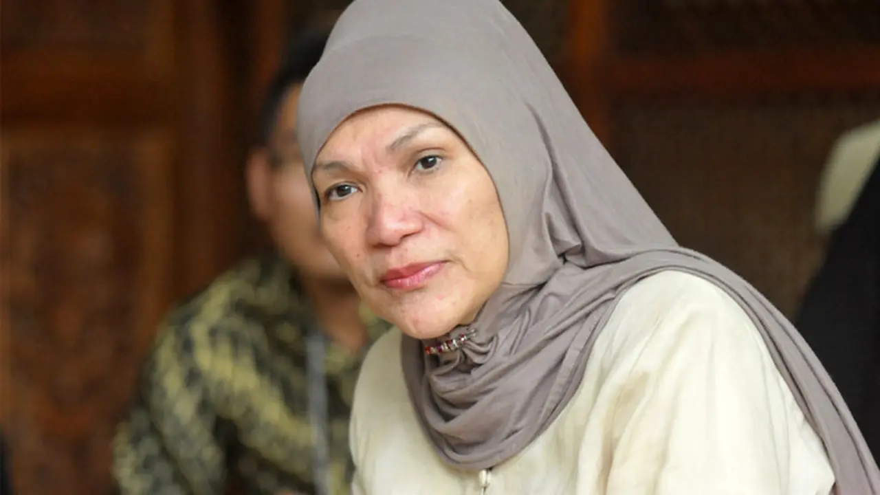 Dorce Gamalama artis transgender berpestasi