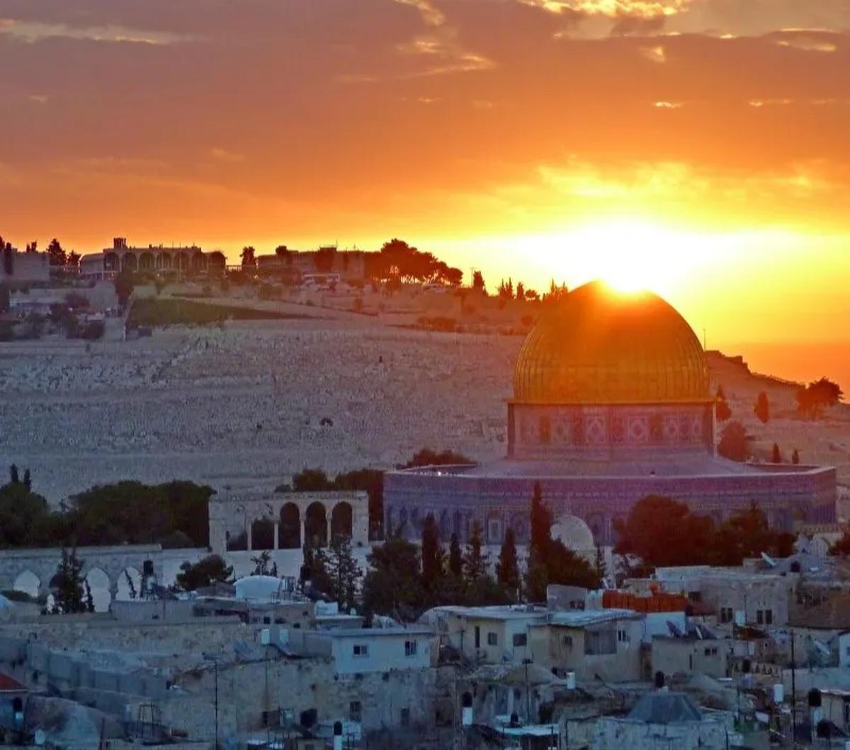 Dengan begitu, dia masih optimistis target investasi Indonesia di akhir tahun 2023 ini masih bisa tercapai. Meski begitu, Tina mengaku turut prihatin atas konflik Israel-Palestina yang kian memanas.