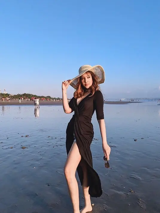 (Instagram/anyageraldine)