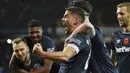 Gelandang West Ham United, Pablo Fornals (tengah) merayakan gol yang dicetaknya ke gawang Aston Villa pada pekan sepuluh Liga Inggris di Villa Park, Minggu (31/10/2021). West Ham United mengandaskan tuan rumah Aston Villa dengan skor 4-1. (AP Photo/Rui Vieira)
