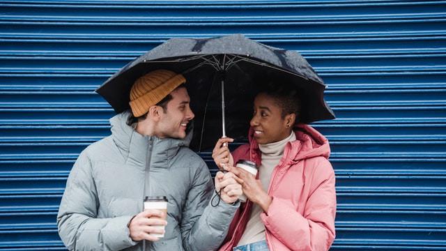 Ilustrasi Hujan Romantis