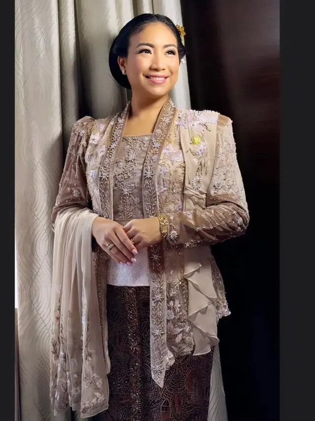 Pesona Rahayu Saraswati dalam Balutan Kebaya: Elegansi Keponakan Presiden Prabowo Subianto yang Dilantik Jadi Pengurus Kadin