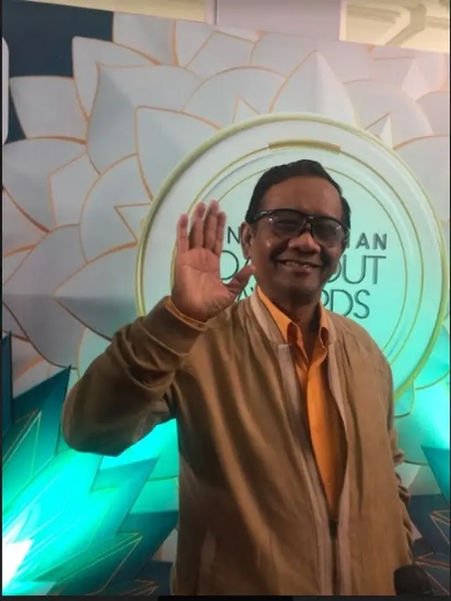 Menkopolhukam Mahfud Md hadir dalam Indonesian Dangdut Awards 2022 (Foto: dok. Indosiar)