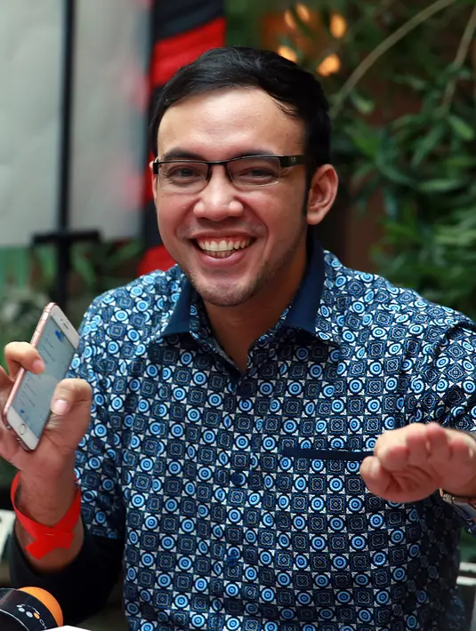 Ditemui Bintang.com di Pisa Cafe Menteng, Jakarta Pusat, Rabu (30/9/2015), Sandy mengaku tetap bisa bekerja sebagai pekerja seni akting sekaligus juga tetap belajar mendalami agama. (Deki Prayoga/Bintang.com)