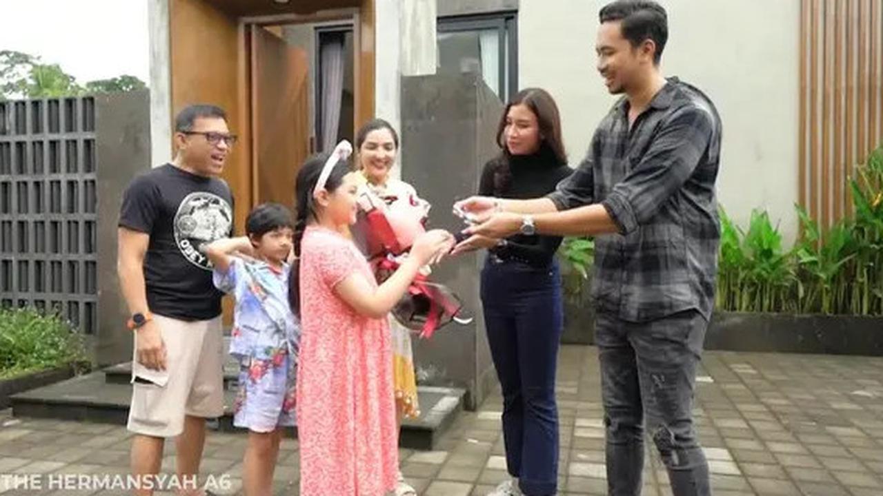 Intip 10 Potret Kado Ulang Tahun Arsy Hermansyah dari Anang dan Ashanty, Sebuah Villa Mewah di Bali Siap Huni