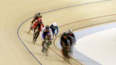 Para pesepeda memacu kecepatan pada nomor Men Junior Keirin saat Asian Track Championship 2019 di Jakarta International Veledrome, Jakarta, Kamis (10/1). Kejuaran balap sepeda ini akan berlangsung hingga Minggu (13/1). (Bola.com/Yoppy Renato)