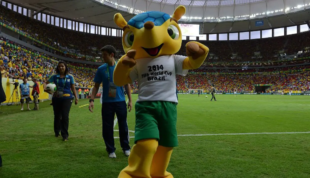 Awalnya, maskot armadillo ini tidak mempunyai nama. Namun FIFA memberikan nama-nama untuk masyarakat pilih melalui voting (fifa.com).
