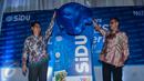  SiDU Consumer Domestic Business Head Martin Jimi dan Asia Pulp and Paper Consumer Business Unit Head Sovan K Ganguly memperkenalkan inovasi terbaru kertas SiDU di Gedung Arsip Nasional, Jakarta, Selasa (21/3). (Liputan6.com/Gempur M Surya)