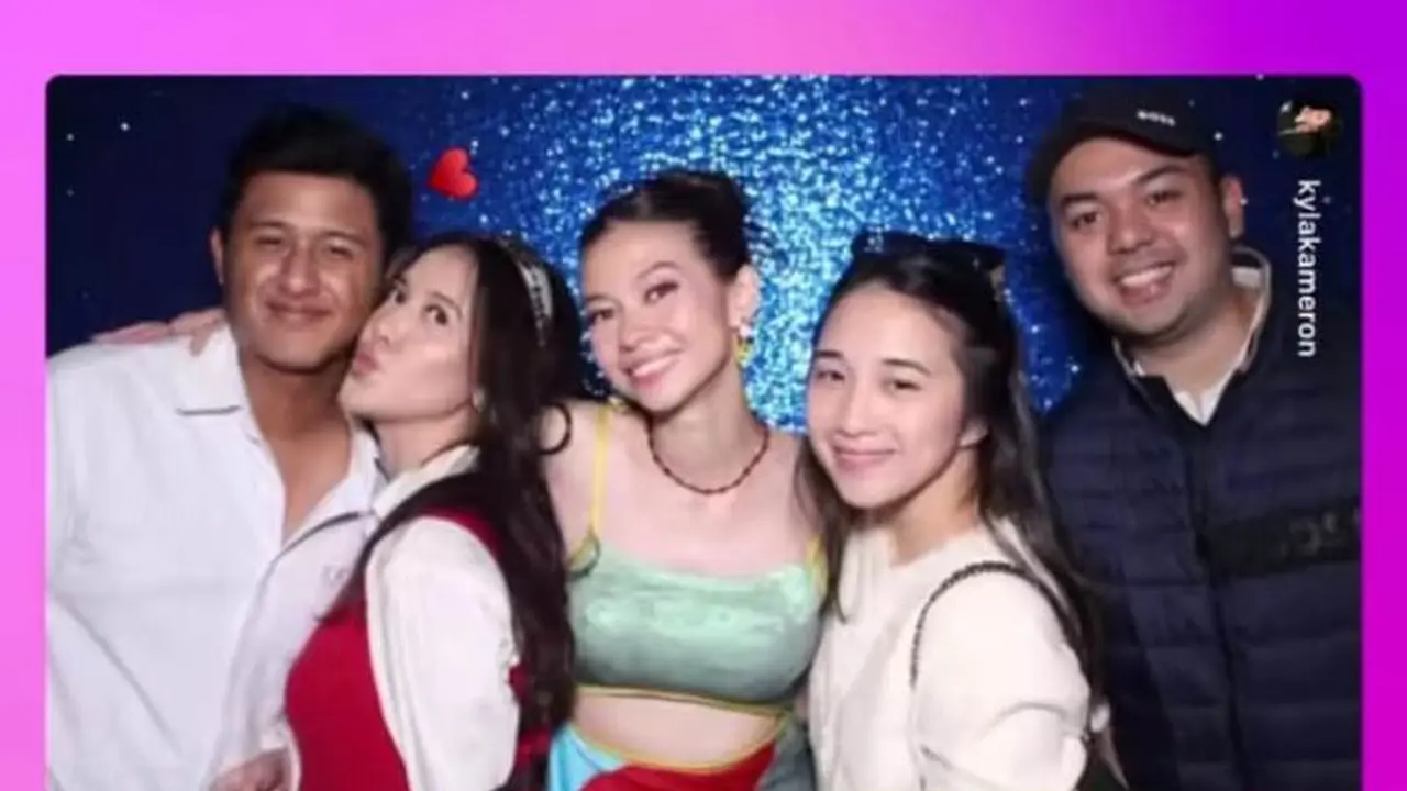 Pesta Ulang Tahun Yuki Kato Bertema Y2K dan Film Romcom, Para Tamu Bergaya Fesyen Tahun 2000an.  foto: Insta Story Instagram @yukikt