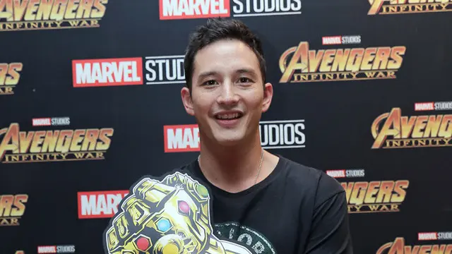 [Bintang] Mike Lewis