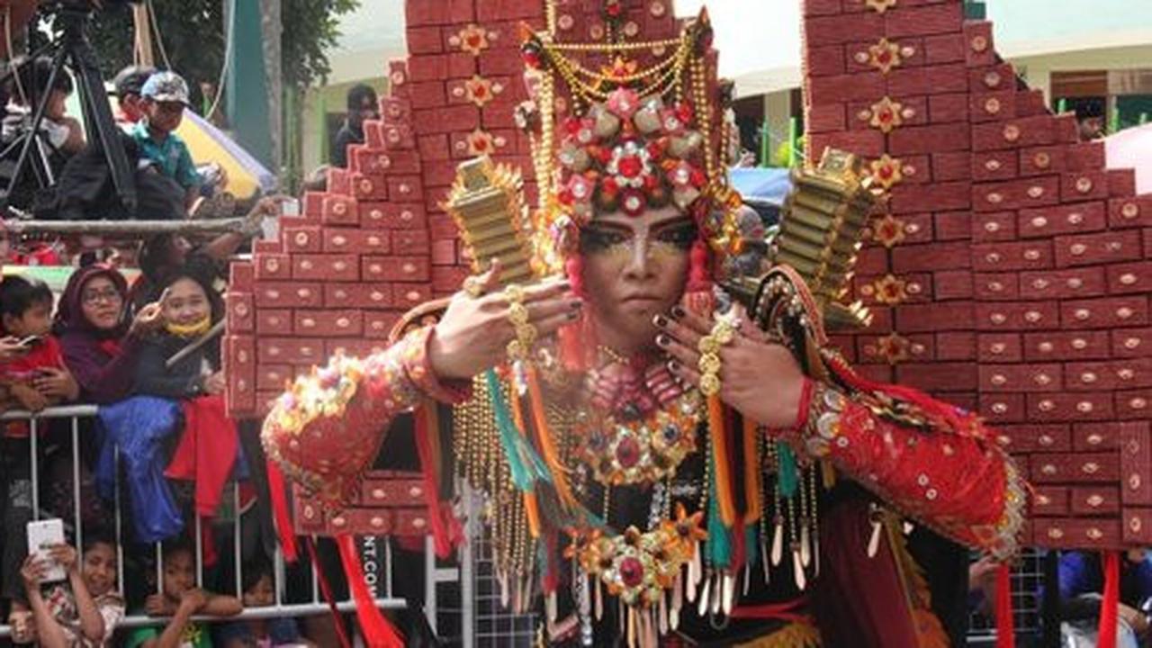 Sisi lain di balik meriahnya Jember Fashion Carnaval 2015