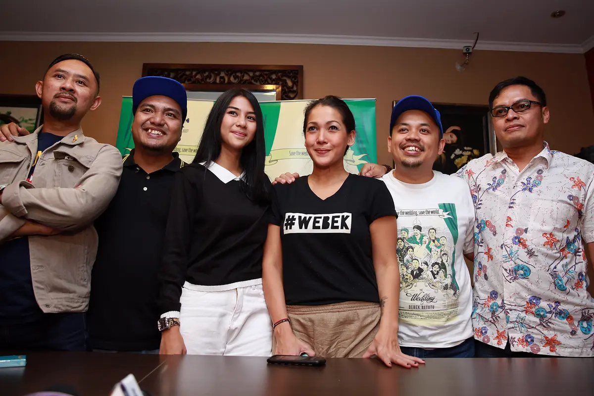 [Bintang] Press junket film The Wedding & Bebek Betutu