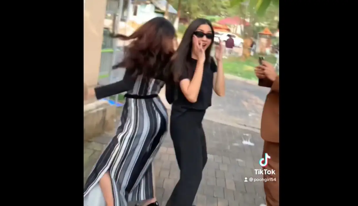 Ririn Dwi Aryanti dan Tsania Marwa kompak joget bareng. (Foto: Instagram tsaniamarwa54)
