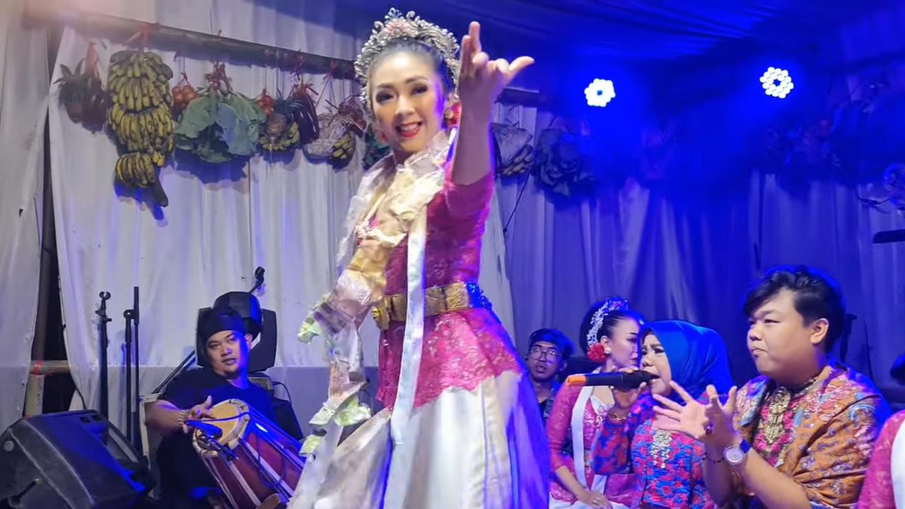 Mengenal Kliningan Bajidoran, Tarian Kuno “Pemikat” asal Subang yang Bikin Penonton “Terhipnotis”