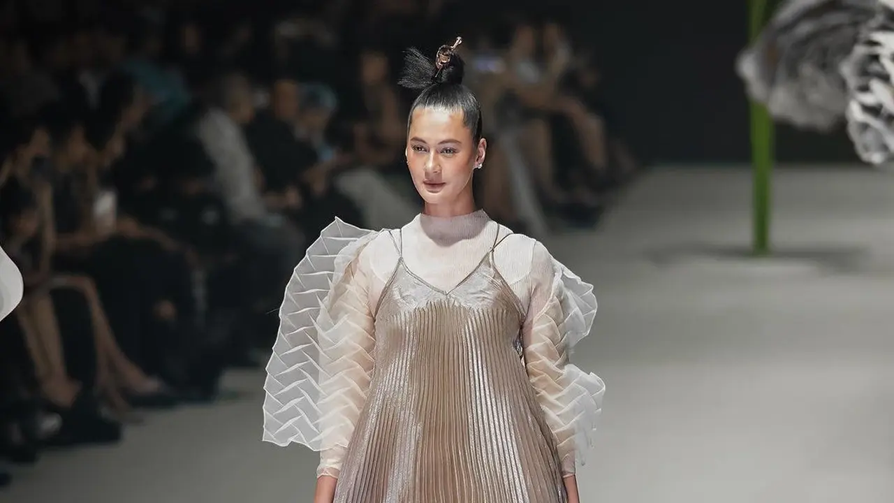 Paula Verhoeven kembali ke runway (Instagram/paula_verhoeven)