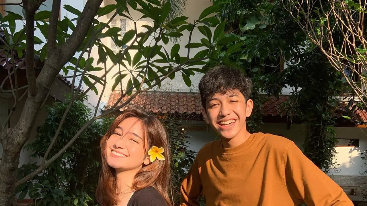 5 Potret Kedekatan Abun Sungkar dan Dannia Salsabilla Pemeran Rian dan Amanda Dalam Film Mariposa