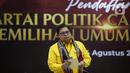 Ketua Umum Golkar Airlangga Hartarto memberikan sambutan saat Pendaftaran Partai Politik Calon Peserta Pemilu tahun 2024 di Gedung KPU, Jakarta, Rabu (10/8/2022). Diketahui, Golkar mendaftarkan diri bersama dengan parpol lainnya di Koalisi Indonesia Bersatu yakni PAN dan PPP. (Liputan6.com/Faizal Fanani)