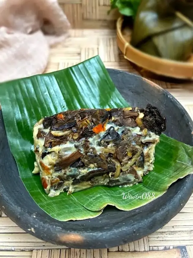 Pepes Jantung Pisang Teri Medan