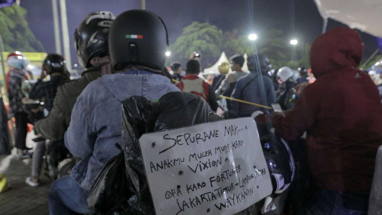 Antrean Pemudik Motor Padati Pelabuhan Ciwandan Banten