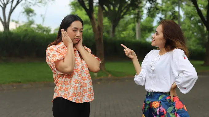 wanita januari banyak bicara